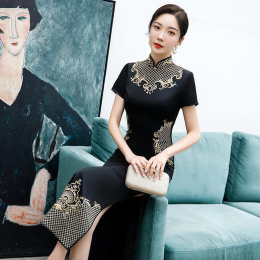 GSJ-6347新款复古优雅刺绣改良仿醋酸旗袍 商品图3