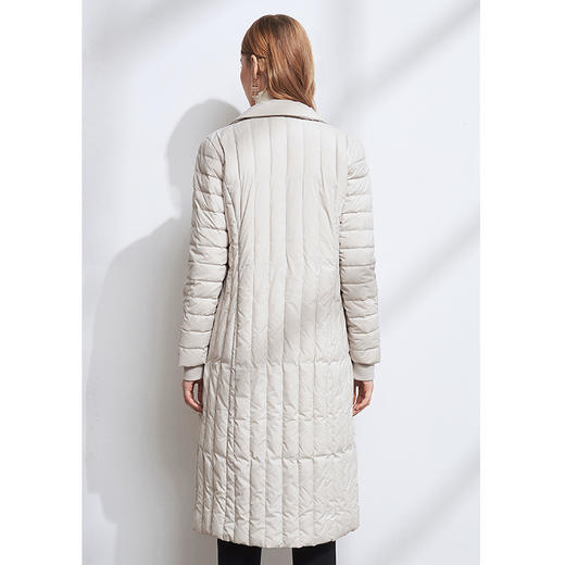 EITIE爱特爱冬季新款时尚简约百搭保暖轻薄直筒羽绒服外套女5811505 商品图6