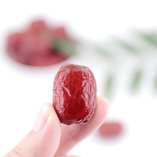 001秒真空油浴脱水 约7斤生枣做1斤脆枣 一箱大概9袋