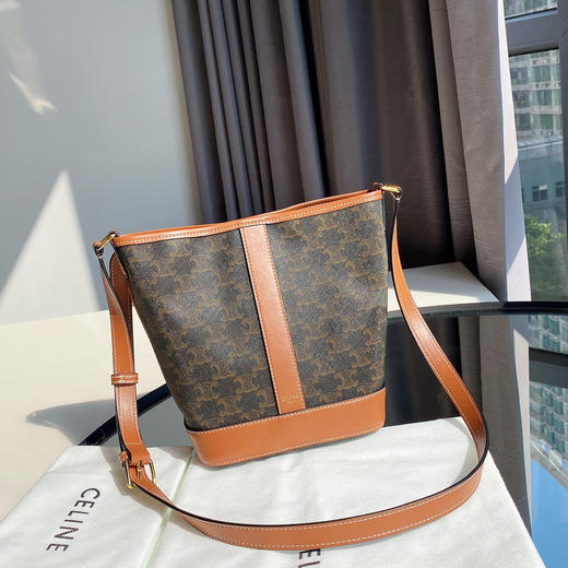 celine赛琳凯旋门老花系列水桶包国外进口专用面料渠道代工出品