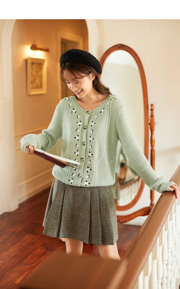 茵曼毛衣开衫女2020年冬新款提花麻花小清新绣花复古百搭绿色外套