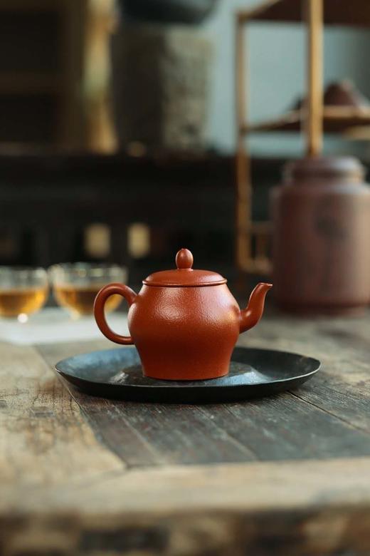 紫砂壶 宫灯 原矿降坡泥 150cc 球孔 卢银霞 制