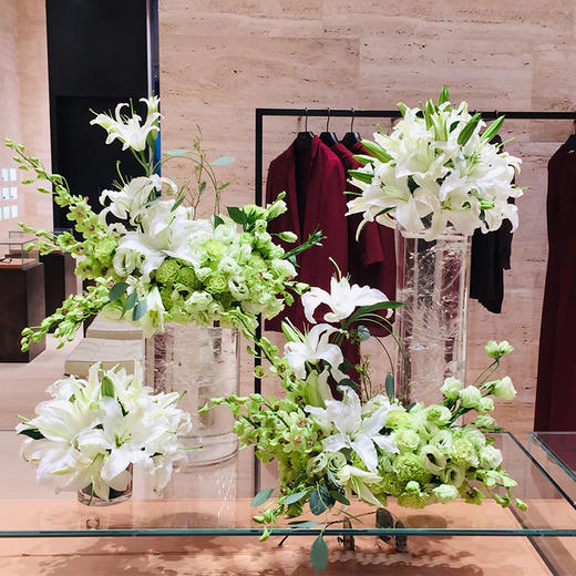 会议桌花宴会签到花前台花演讲讲台花小桌花商务活动洽谈会议开业摆放