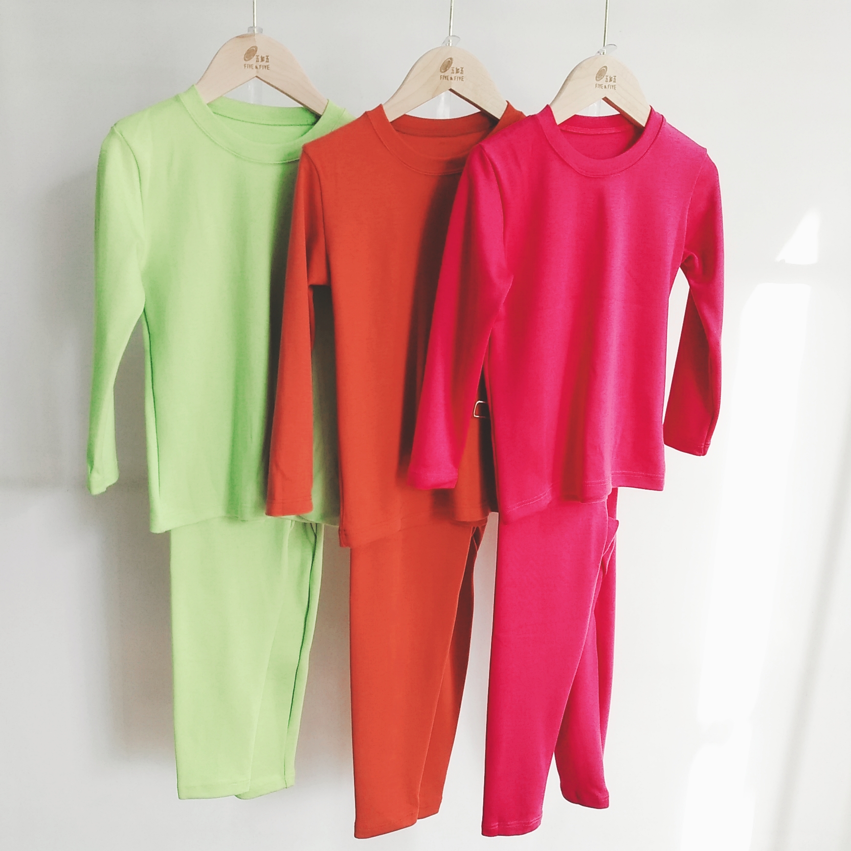 WD022女童莱卡罗纹秋冬保暖套装