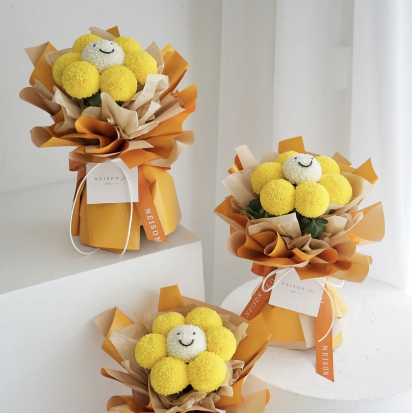 《笑容灿烂》-微笑乒乓菊花束