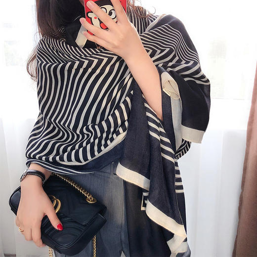 【披肩两用】冷淡ins几何 棉麻围巾 女秋冬季 韩版百搭黑白条纹长款纱巾 商品图1