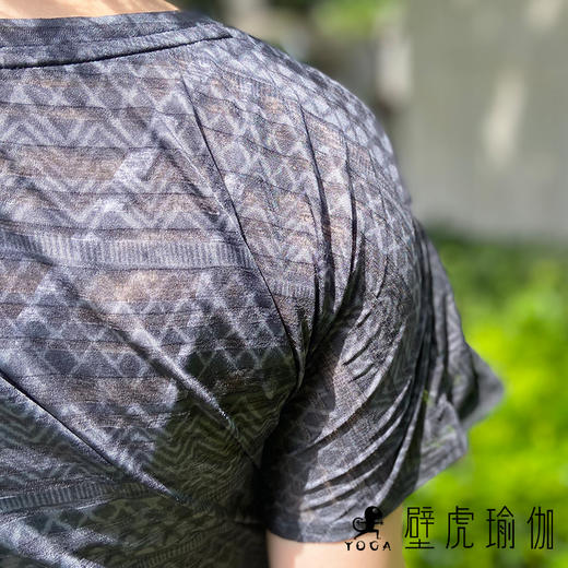 【现货秒发】壁虎瑜伽罩衫18SY002宽松运动T恤（无胸垫）​馆服10件起订清仓款非质量问题不退换 商品图7