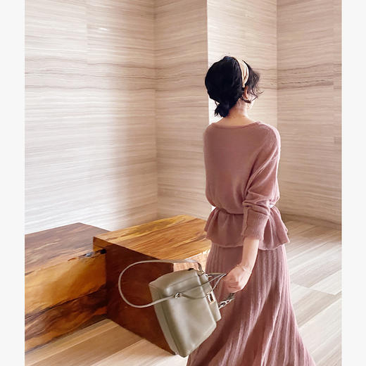 "玫瑰玫瑰"人群中脱颖而出烟粉色毛织两件套连衣裙 商品图3