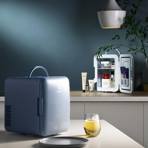 EIM3010迷你小冰箱 商品图1