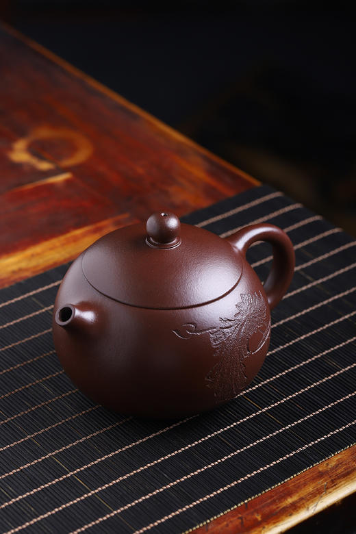 【西施】泥料:石红泥 容量:300cc 作者:庞妮(国工)