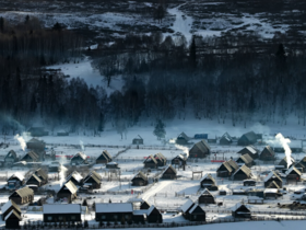 【颂•雪  北疆】五彩湾古海温泉、世界魔鬼城、冰雪喀纳斯、禾木、白哈巴雾凇【越野车】9天