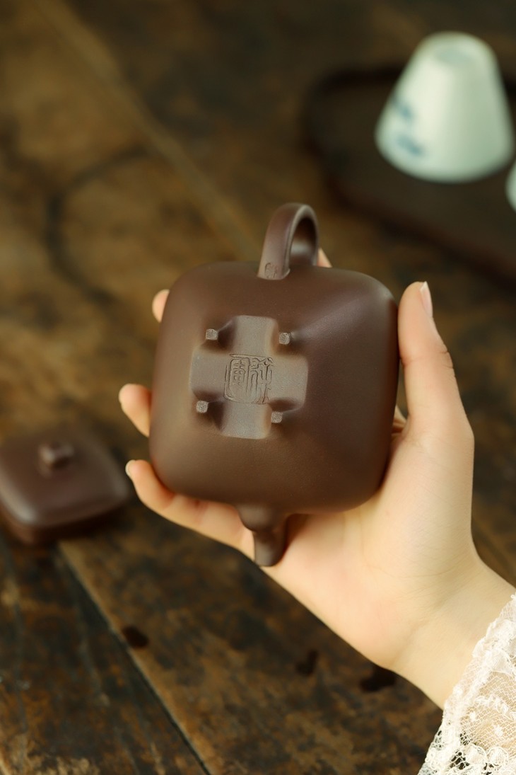 紫砂壶传炉徐军制原矿紫茄泥225cc9孔