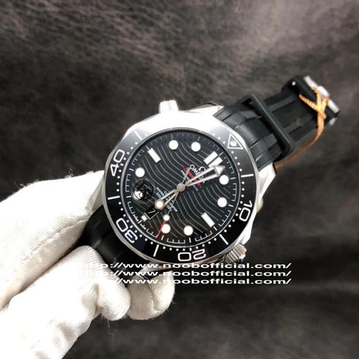 VS厂OMEGA欧米茄SEAMASTER海马系列海洋宇宙300米300m同轴·至臻天文台表42毫米42mm潜水表210.30.42.20.01.001精钢拉丝表壳局部抛光处理 商品图10