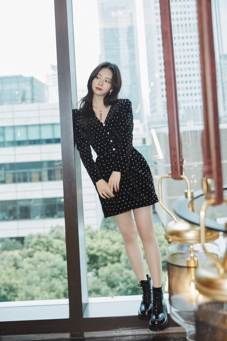 屁侠pippaaita黑色真皮马丁靴百搭中筒机车靴