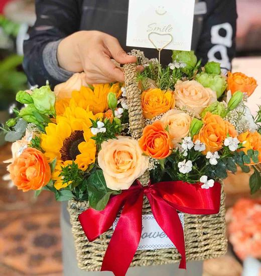 【暖暖祝愿】时尚精品手提花篮 商品图1