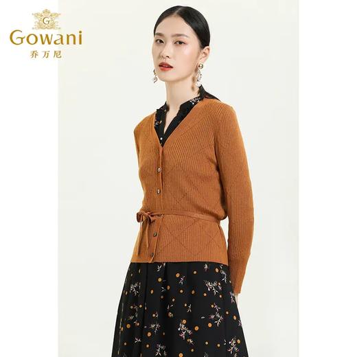 【两色可选】乔万尼早秋新款针织开衫女大V领收腰显瘦精致薄款舒适小开衫ES3M602 商品图3