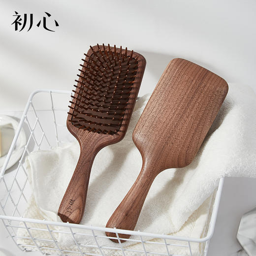 初心| 方形静电按摩梳气囊梳胡桃木梳子 商品图0