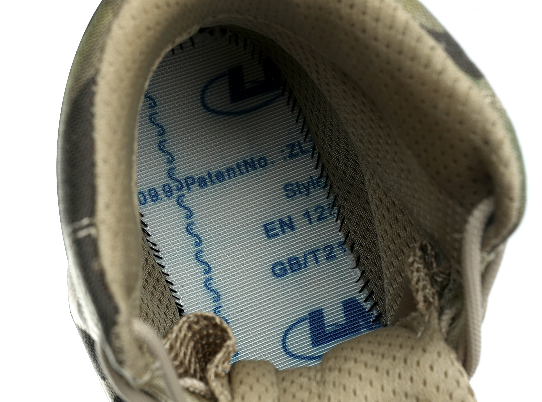 强度为同等质量钢铁的5倍密度低,强度高,韧性好,耐高温鞋底内衬采用了