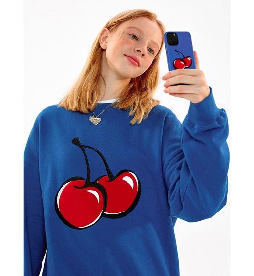 原kirsh 大樱桃图案刺绣宽松舒适纯棉圆领卫衣