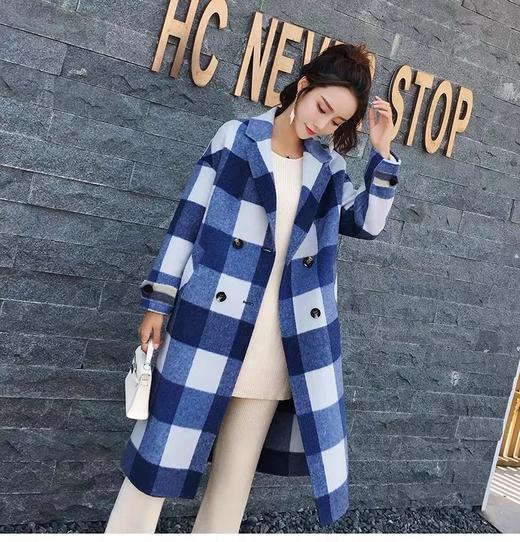 经典蓝色格纹大衣