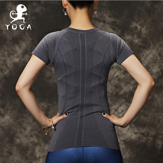 壁虎瑜伽轻裳 灰色T恤 亲肤透气速干瑜伽短袖t恤（无胸垫）清仓不退不换 商品图3