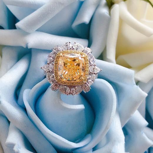 gia枕形钻戒h主石362ctyzvs2362克拉枕形戒吊两用钻戒水滴马眼小钻