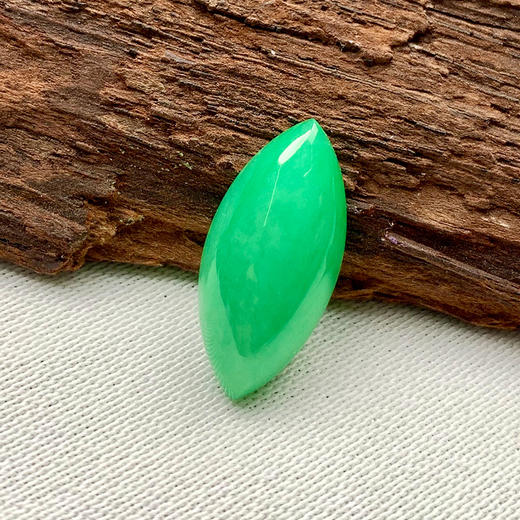 派瑞翡翠 翡翠戒面 糯种 绿色 商品图0