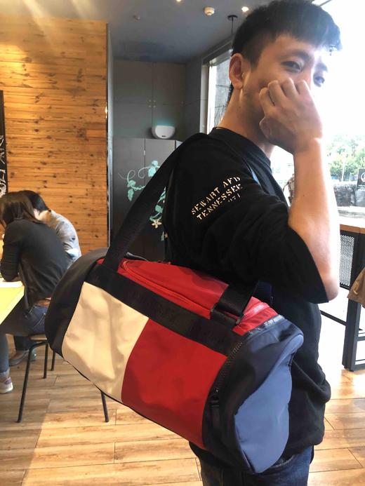 Tommy 手提单肩健身包桶包旅行包 商品图4