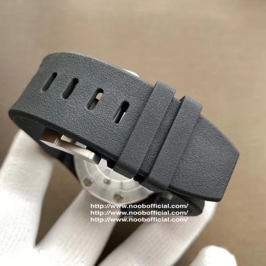 JF厂神器  爱彼AP 皇家橡树离岸型DIVER潜水腕表，升级版锻造碳纤维 15706,其升级特点:1.面玻璃升级为超通透性2.圈口内影升级更接近正品3.表面升级为CD纹效果 商品图12