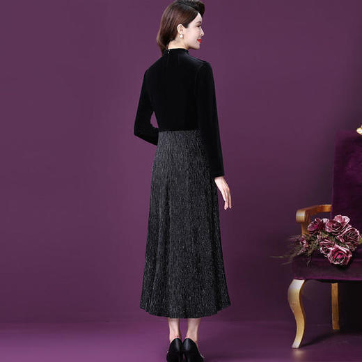 WXY-YNQ-6892新款高端优雅气质修身V领长袖丝绒钉珠长款连衣裙 商品图2