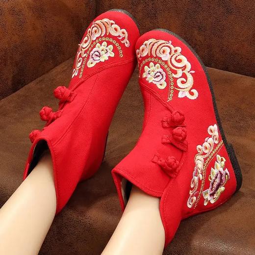 SJZ-12-21绣花靴子民族风秋冬流行女鞋外贸女鞋内增高中靴 商品图0