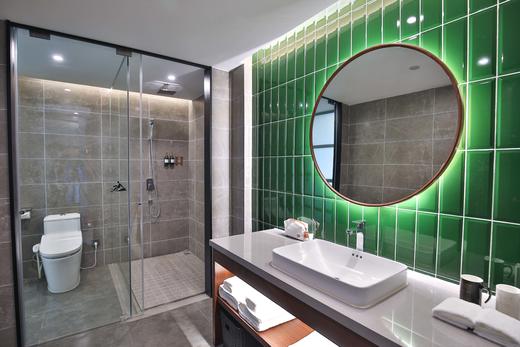 ★周末不加价★ ¥599起/2间夜【宁波奉化溪口夜泊君亭酒店(蒋氏故居店)】故里闲庭房+早餐，旗袍体验，特色糕点+茶饮礼遇，“博物馆”系国风酒店！另有单晚含美食套餐可选，有效期至2025年12月31日 商品图5