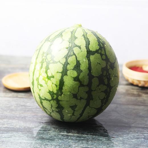 【正宗冰糖黄壤西瓜】多规格任选，黄心黄壤，俗称“小黄人”，皮薄多汁，脆甜爽口。 商品图6