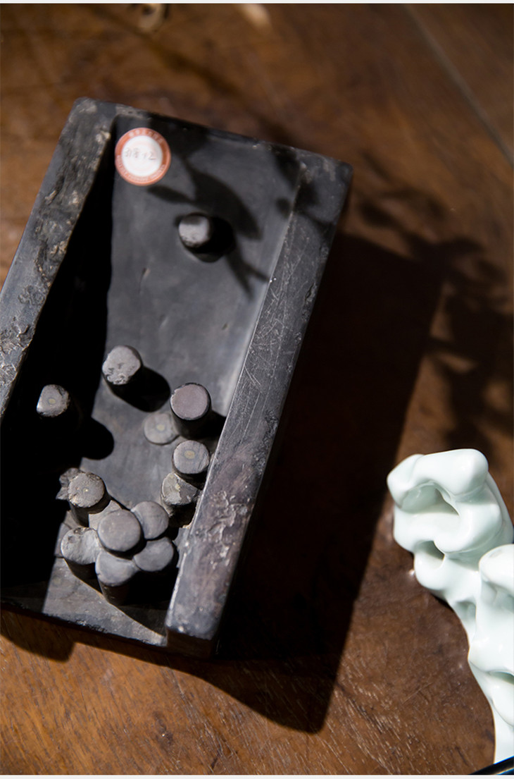 明代 多眼柱敞池太史端砚