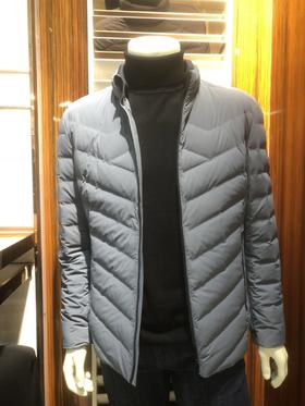 4楼 蒙帝菲尔羽绒服