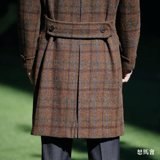 Hardy Minnis Harris Tweed Cheviot 羊毛格纹暖棕色马球大衣 商品图9