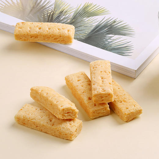 【99元选20件】百草味咸蛋黄酥饼干80g 商品图2