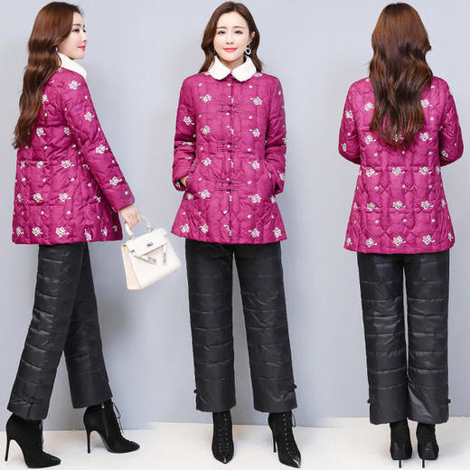 WZNH-ASG2060时尚休闲复古风白鸭绒修身套装两件套 商品图1