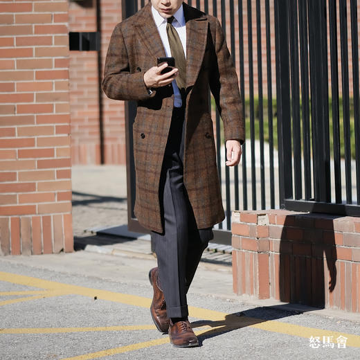 Hardy Minnis Harris Tweed Cheviot 羊毛格纹暖棕色马球大衣 商品图1