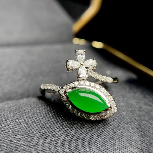 精品翡翠戒指特秒不议价时尚设计款推荐18k金钻石镶嵌料子细腻水润