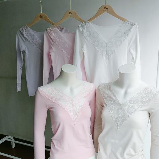 WD015女式蕾丝V领打底上衣（二枚组） 商品图0
