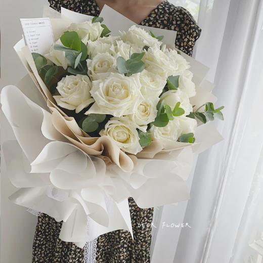 《白玫瑰》-白玫瑰花束 商品图0