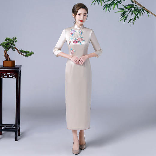 JQ-XZ20-109手推绣七分袖长旗袍立领中式亚沙旗袍 商品图2