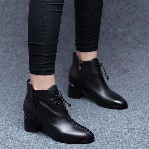 LN5844新款时尚气质圆头短粗跟马丁靴 商品图0