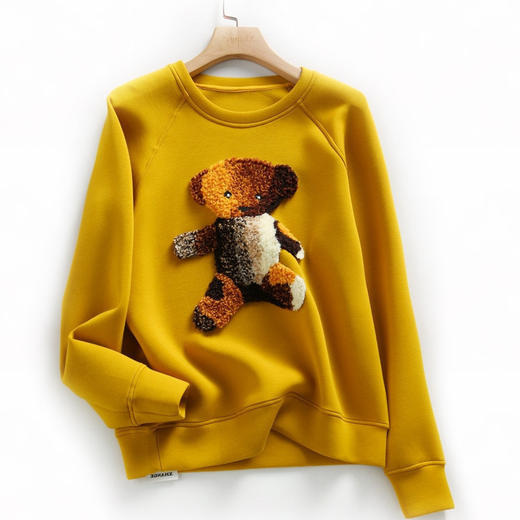 立体小熊舒适柔软太空棉减龄套头宽松卫衣女yxf1062