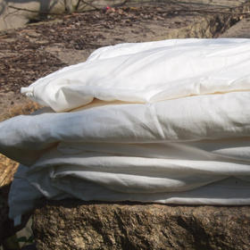 传统手工蚕丝被 | 来自鱼米之乡浙江桐乡，全桑蚕丝，手工剥茧，古法制被，轻盈透气保暖，超舒适