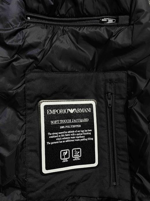 Emporio Armani新款暗花logo轻薄款夹克棉服 旗舰店4200元在售 商品图7