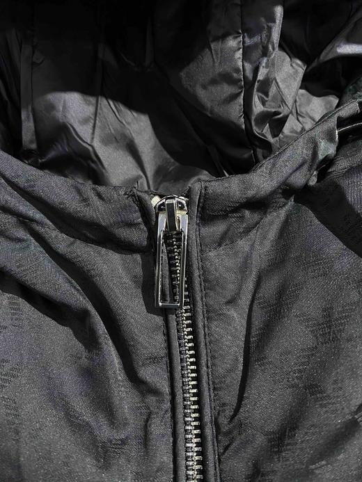 Emporio Armani新款暗花logo轻薄款夹克棉服 旗舰店4200元在售 商品图5