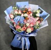 密码情书    1个蓝色绣球，1个粉色绣球，19朵混搭玫瑰，尤加利桔梗搭配(3012) 商品缩略图0