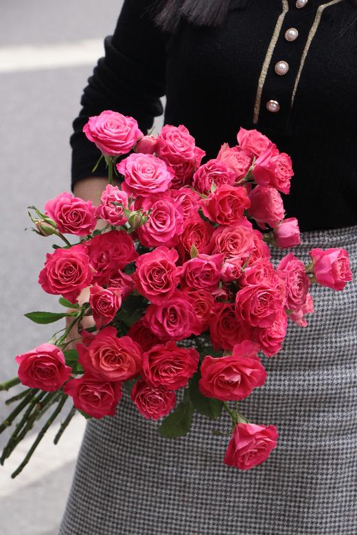 【周四秒杀】茜茜公主玫瑰一把79.8元 2人拼团 商品图1